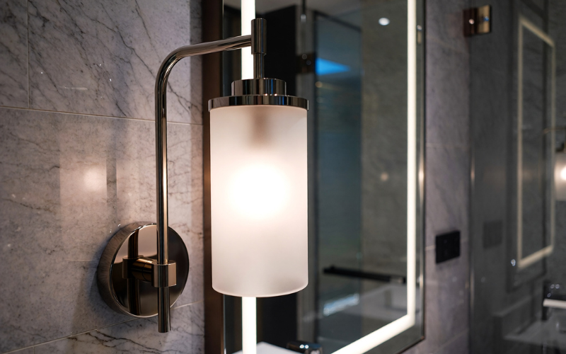 adjustable bathroom mirror lighting